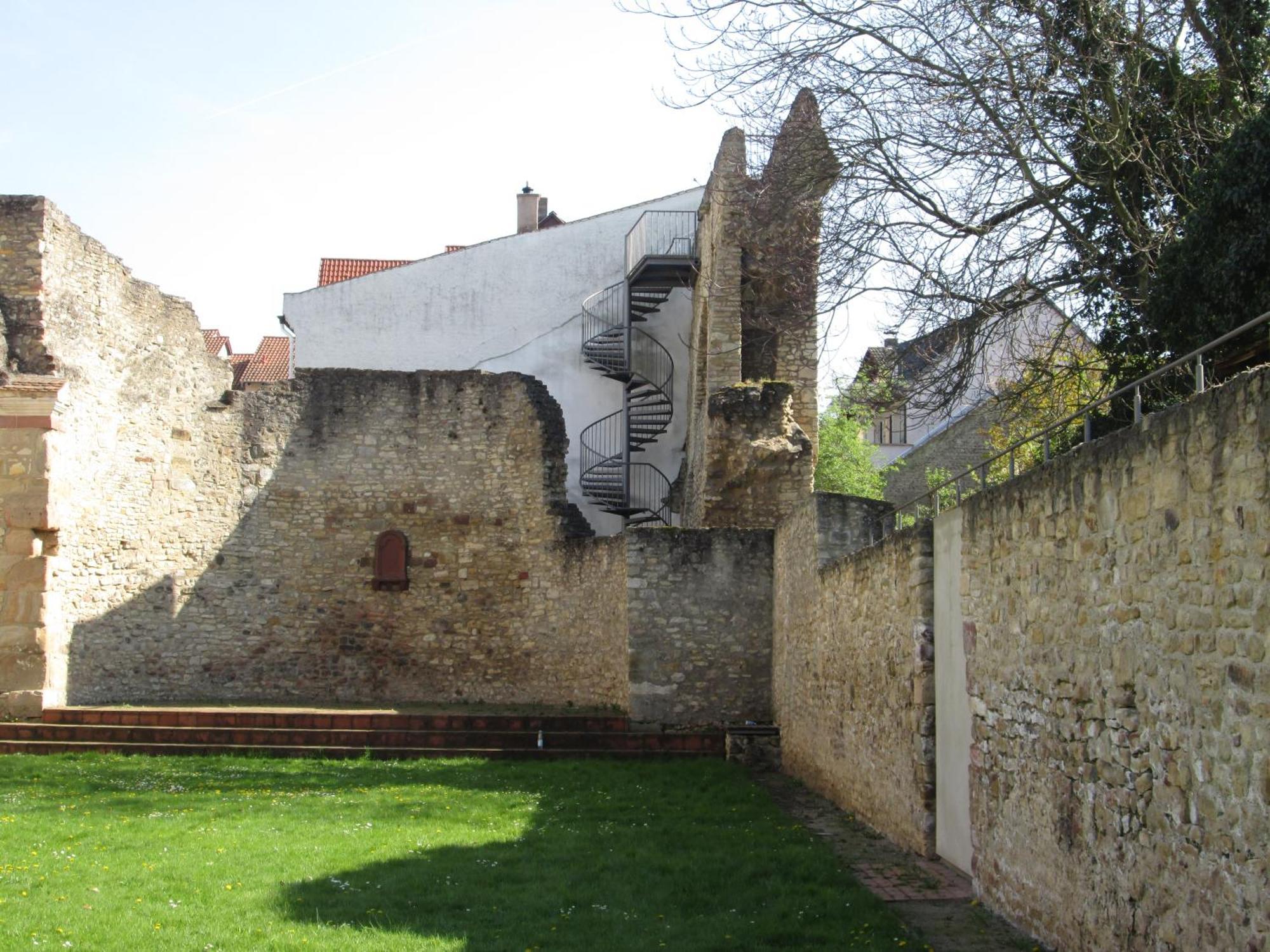 Uebernachten In Der Kaiserpfalz Apartment Ingelheim am Rhein